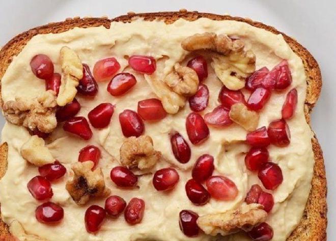 /ec15a976-hummus-and-pomegranate-sandwich_3193934499866115646.jpg