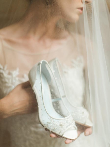 /beautiful-wedding-shoes-bella-belle_14049879363884893762.jpg