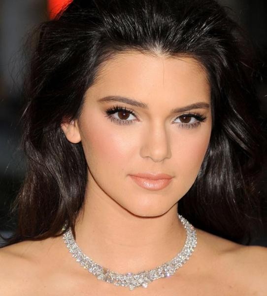 /kendall-jenner-03zpscbf1cbeb_12646801832278646268.jpg